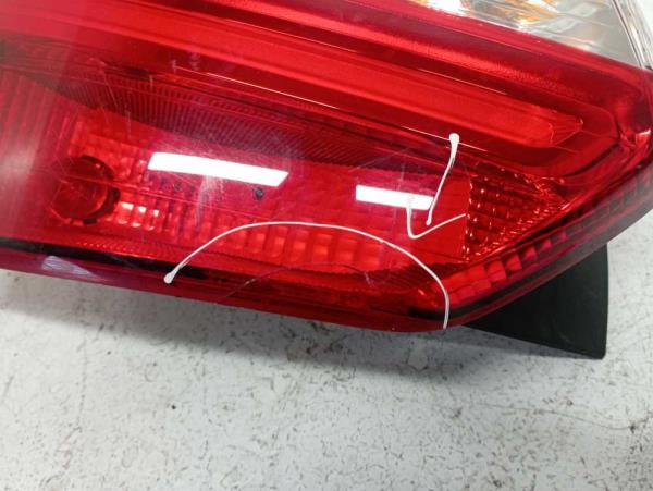 FEU ARRIERE GAUCHE FORD FOCUS - Vue 3